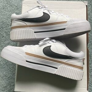 Nike grand court legacy lift, size 8, worn once